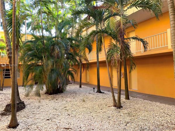 Venetian Gardens At Country Club Of Miami, 18101 NW 68th Ave #B103, Hialeah, Florida 33015, image 2