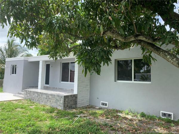 Biscayne Gardens, 1095 NW 148th St, Golden Glades, Florida 33168, image 2