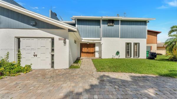 Hidden Lake At Kendall, 8200 SW 96th Ct, Kendall, Florida 33173, image 2