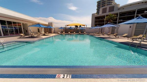 One Fifty One At Biscayne, 14951 Royal Oaks Ln #704, North Miami, Florida 33181, image 2