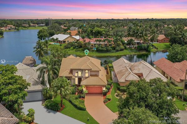 Le Cristal, 11725 Kerry Dr, Cooper City, Florida 33026, image 2