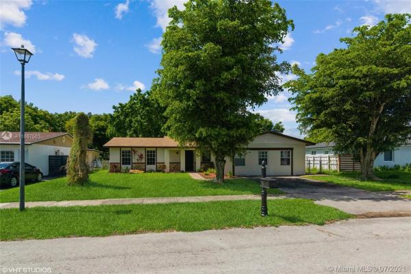 Winston Park, 13014 SW 74th Ter, Kendale Lakes, Florida 33183, image 2