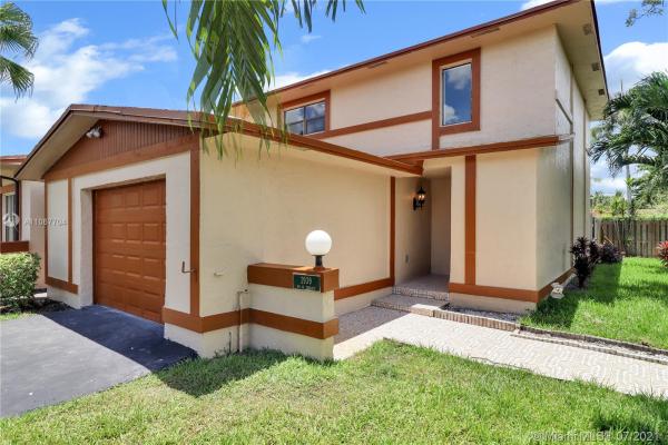 Brentwood Manors 2, 2939 NW 63rd Ter, Sunrise, Florida 33313, image 2