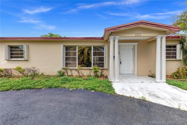 Coral Park Estates, 1111 SW 93rd Pl, Westchester, Florida 33174, image 2