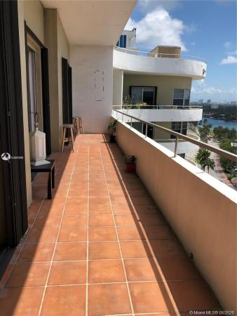 Oceanside Plaza, 5555 Collins Ave #17U, Miami Beach, Florida 33140, image 2