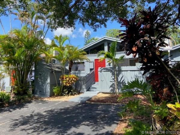 Pinetree Village, 11207 SW 114th Lane Cir, Kendall, Florida 33176, image 2
