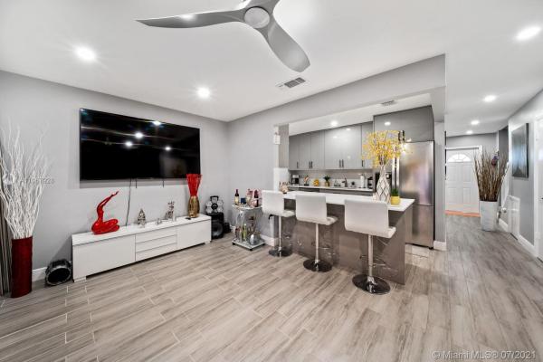 The Courts Of Birdwood, 3771 SW 99th Ave #4, University Park, Florida 33165, image 2