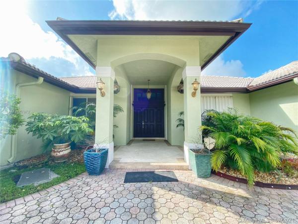 Calusa Club Estates, 13130 N Calusa Club Dr, The Crossings, Florida 33186, image 2