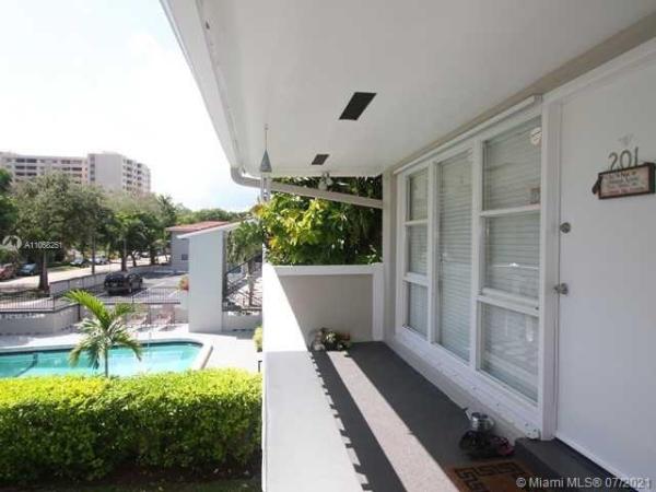 Edgewater Of Coral Gables, 21 Edgewater Dr #201, Coral Gables, Florida 33133, image 2