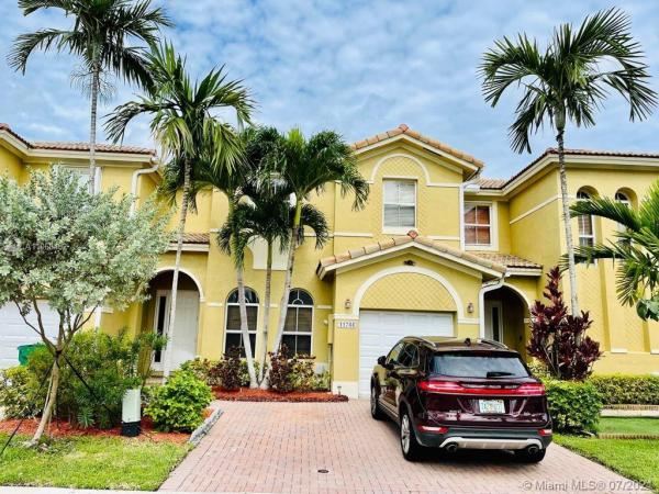 Kendall Breeze West, 11744 SW 137th Path #11744, The Hammocks, Florida 33186, image 2