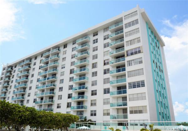 Stratford House, 2841 NE Miami Beach Blvd N #1212, North Miami Beach, Florida 33160, image 2