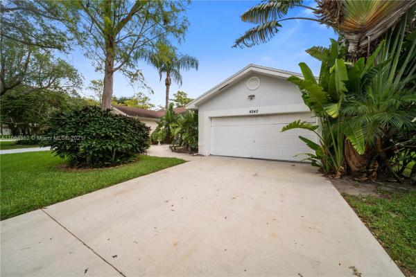 Fox Hollow, 4240 Grove Park Ln, Boynton Beach, Florida 33436, image 2