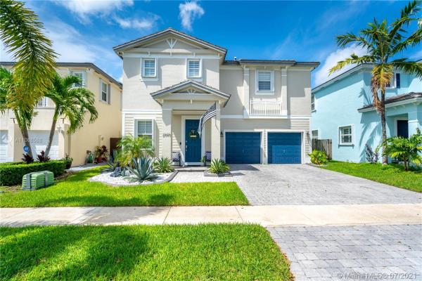 Aruba At Oasis, 2949 NE 2nd Dr, Homestead, Florida 33033, image 2