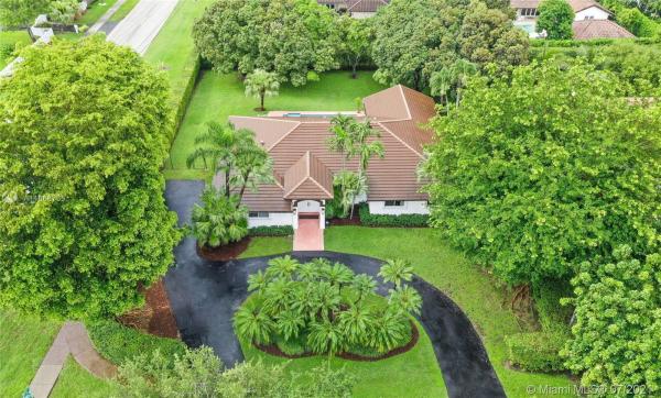 South Kendall, 8699 SW 122nd St, Kendall, Florida 33156, image 2