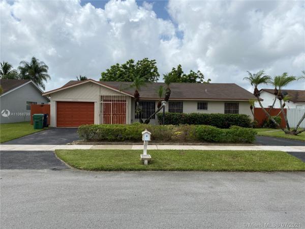 San Sebastian, 13236 SW 46th Ln, Kendale Lakes, Florida 33175, image 2