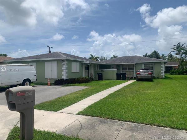 Point Royale, 19811 SW 103rd Ct, Cutler Bay, Florida 33157, image 2