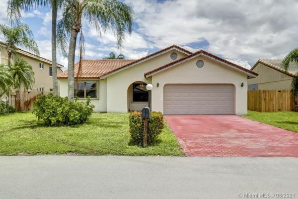 Hawkes Bluff, 5904 York Ln, Davie, Florida 33331, image 2