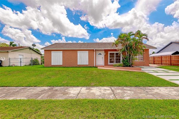 Meadow Wood Manor, 26602 SW 125th Ct, Kendale Lakes, Florida 33032, image 2
