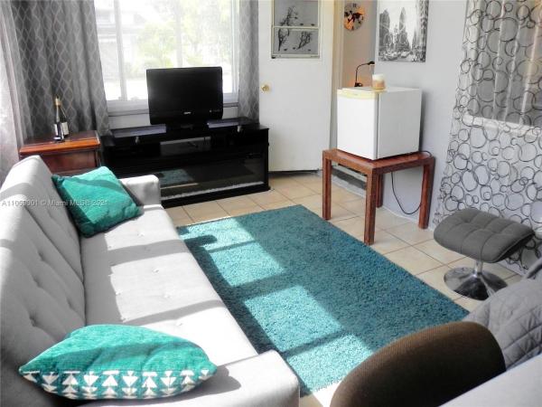Warrenton House, 2145 Pierce St #101, Hollywood, Florida 33020, image 2