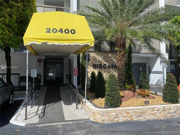 Biscaya, 20400 W Country Club Dr #417, Aventura, Florida 33180, image 2
