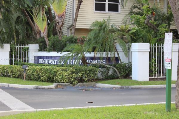 Edgewater Townhomes, 1869 NE 15th Ave, Fort Lauderdale, Florida 33305, image 2