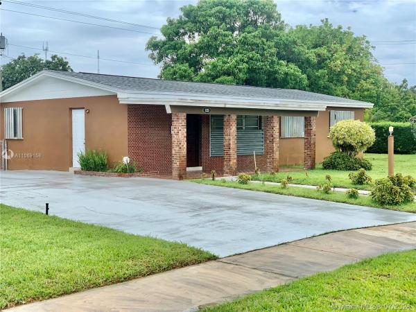 Norwood, 1225 NW 192nd St, Miami Gardens, Florida 33169, image 2