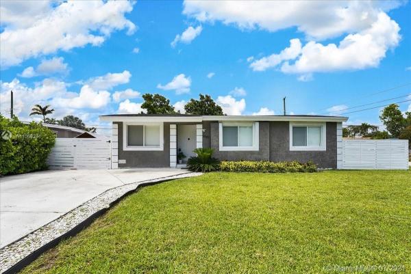 Calvert Manors, 6061 SW 19th St, Coral Terrace, Florida 33155, image 2