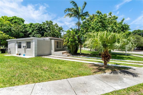 Fleeman Heights, 1199 NE 158th St, North Miami Beach, Florida 33162, image 2