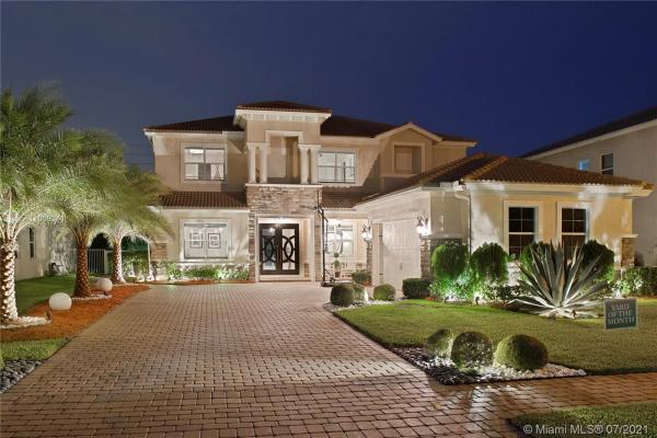 Montclaire Estates, 8952 Cypress Grove Ln, West Palm Beach, Florida 33411, image 2