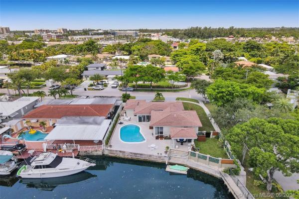 Venetian Keystone Point, 12951 Auralia Rd, North Miami, Florida 33181, image 2