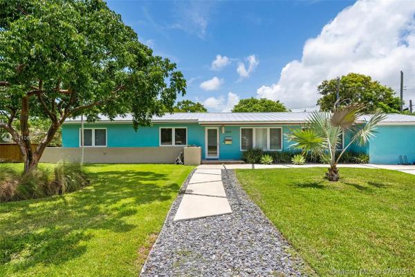 Twin Lakes Manor, 5850 SW 62nd Pl, South Miami, Florida 33143, image 2