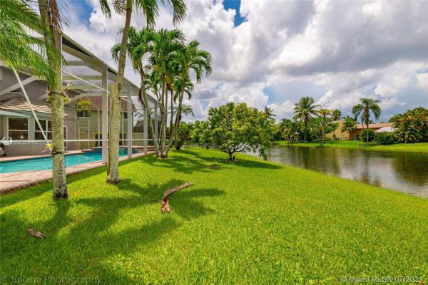 Shenandoah, 14511 Hickory Ct, Davie, Florida 33325, image 2