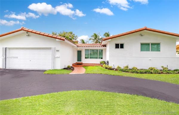 Lake Louise, 751 Heron Ave, Miami Springs, Florida 33166, image 2