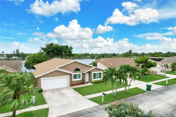 Parkwood Isle, 10151 SW 15th Pl, Davie, Florida 33324, image 2