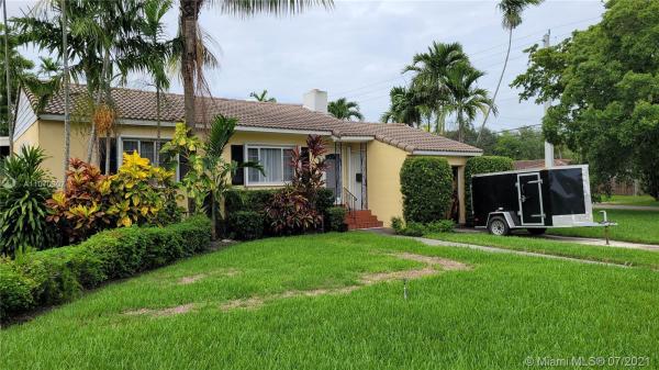 Country Club Estates, 396 Payne Dr, Miami Springs, Florida 33166, image 2