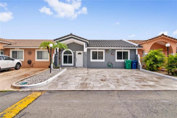 San Mateo, 7644 NW 180th Ter, Country Club, Florida 33015, image 2