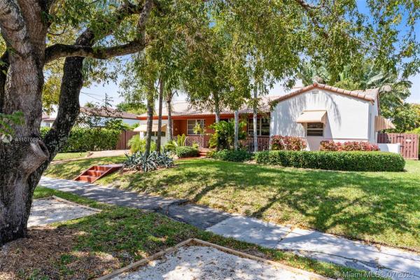 427 NE 107th St, Unincorporated Dade County, Florida 33161, image 2