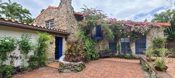 Spanish Court, 330 Menores Ave, Coral Gables, Florida 33134, image 2