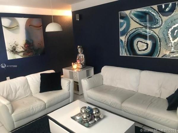 Keystone Point, 10285 NW 80th Ct #204, Hialeah Gardens, Florida 33016, image 2