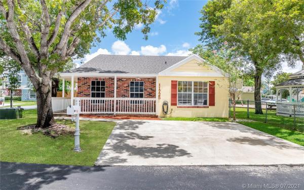 Towngate South, 11725 SW 116th Ter, Kendall, Florida 33186, image 2