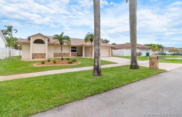 Orange Tree Lakes, 1111 SW 128th Dr, Davie, Florida 33325, image 2
