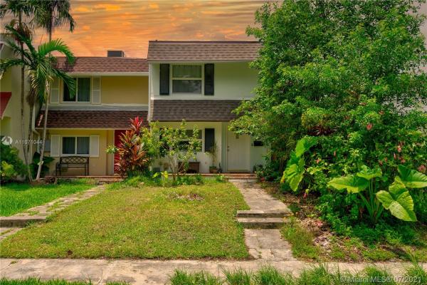 Executive Manors, 1743 NE 142nd St #1743, North Miami, Florida 33181, image 2