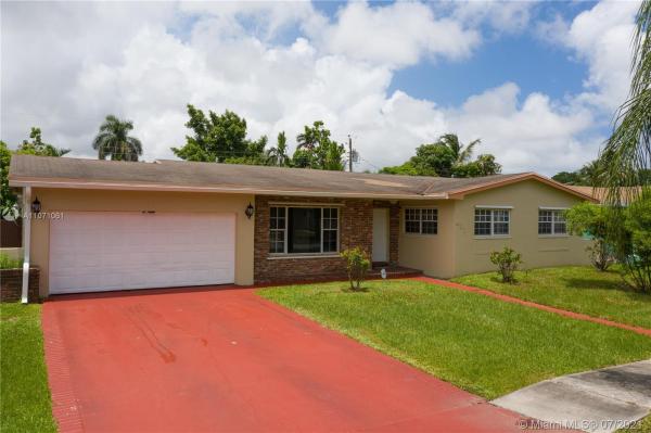 Fairmont Terrace, 431 NE 146 Ter #, Golden Glades, Florida 33161, image 2