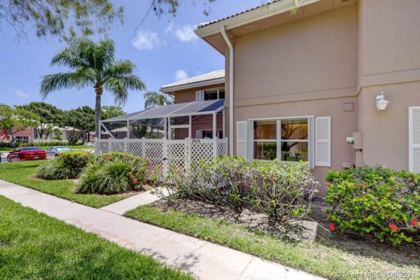 Stamford At The Villages Of Palm Beach Lakes, 1905 Hartford Ct, West Palm Beach, Florida 33409, image 2