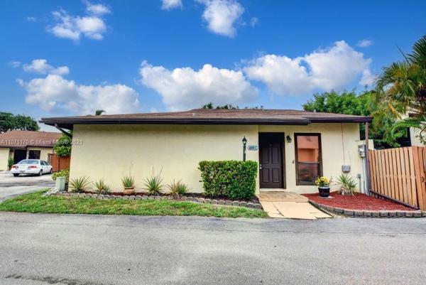 Foxwood Estates Of Lakeside Green, 4908 Alder Dr #C, West Palm Beach, Florida 33417, image 2