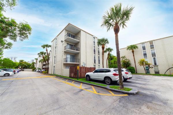 Dadeland Grove, 6900 N Kendall Dr #A107, Pinecrest, Florida 33156, image 2