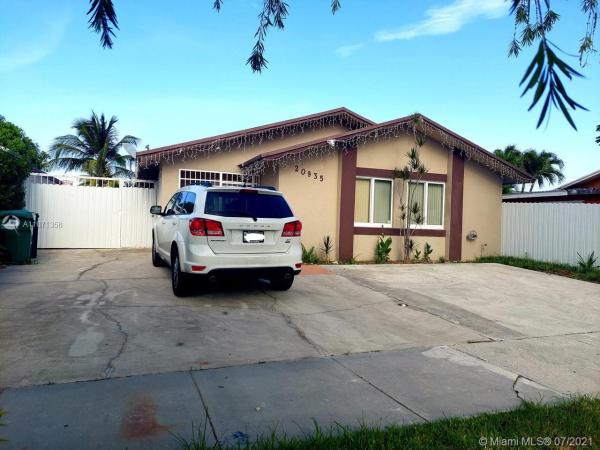 Strawberry Field, 20935 SW 118th Pl, South Miami Heights, Florida 33177, image 2