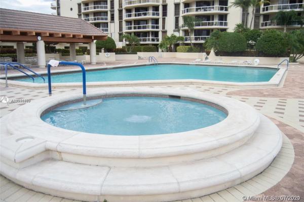 Terraces North Turnberry, 20191 E Country Club Dr #402, Aventura, Florida 33180, image 2