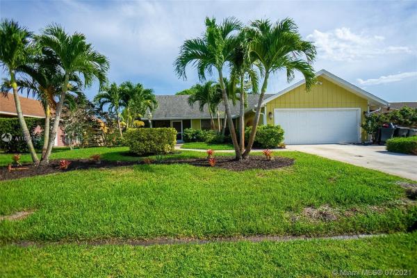 920 SE Bayfront Ave, Florida 34983, image 2