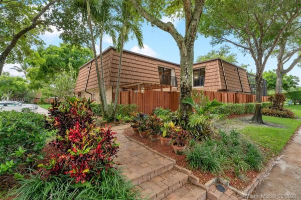 Ridgewood, 9148C SW 23rd St, Davie, Florida 33324, image 2